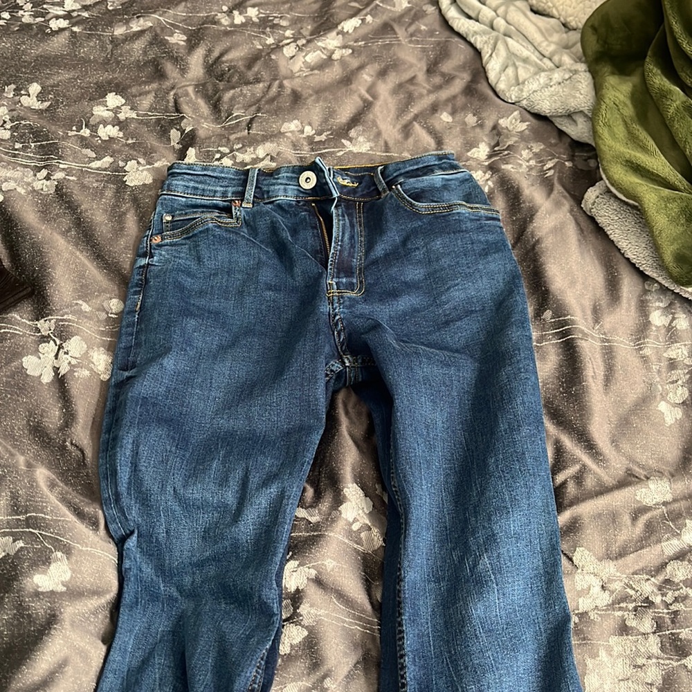 H&M flare jeans. Mid waist. US women’s size 4.